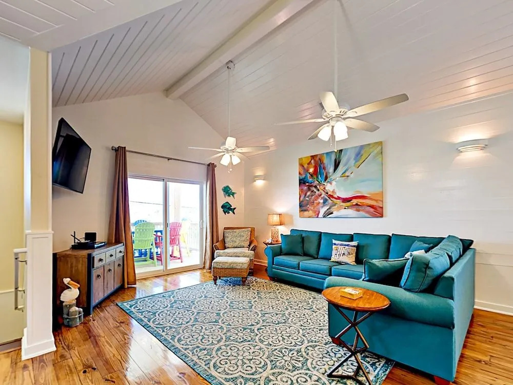 Roomy and Coastal in Port A by RedAwning