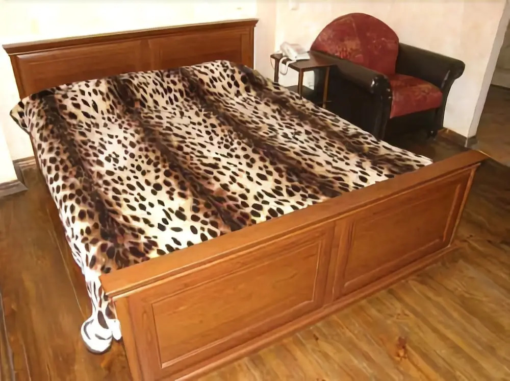 Kostelna Antique
