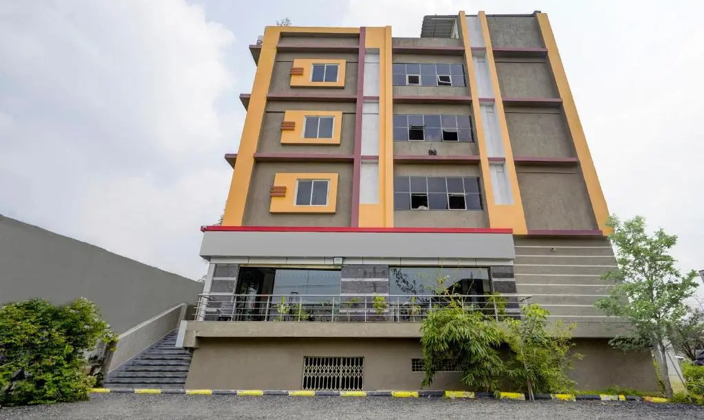 FabHotel Galaxy Shamshabed - Nr, Rajiv Gandhi International Airport