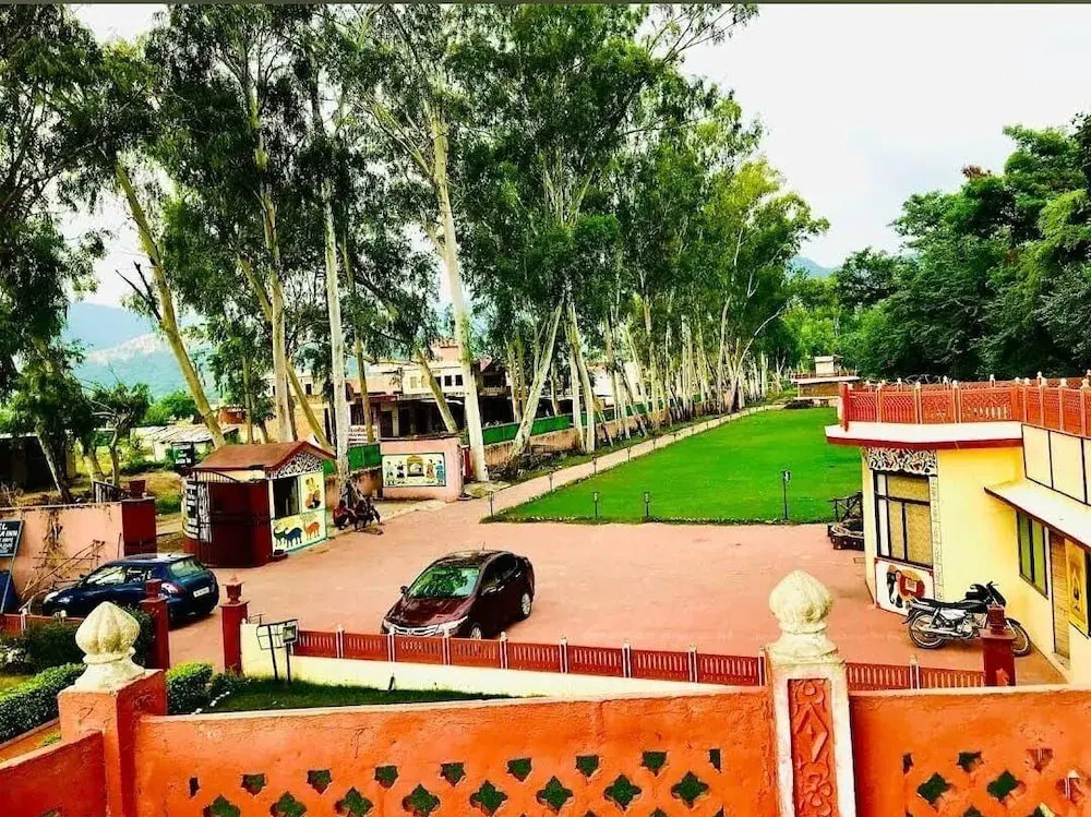 Tiger Club Resort