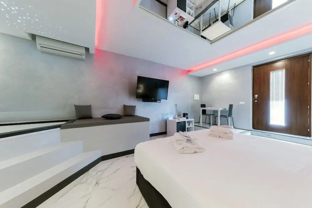 Comola Luxury Suite