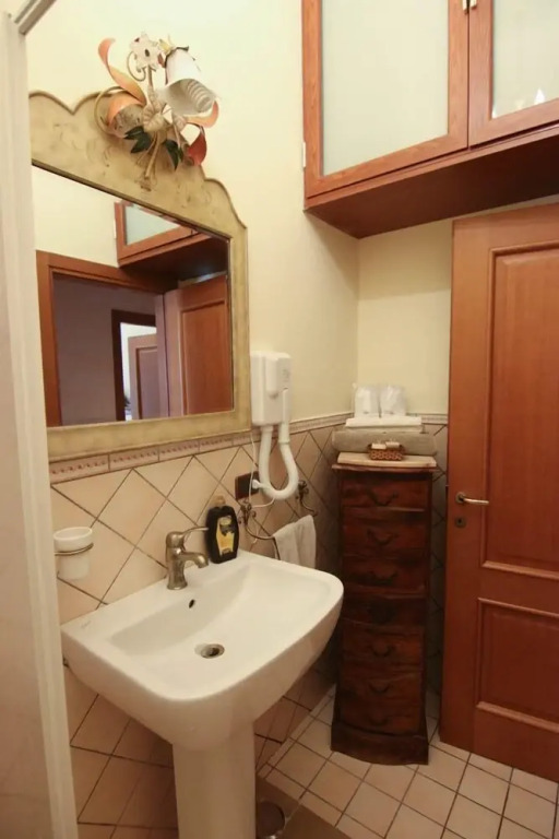 Antonica Home