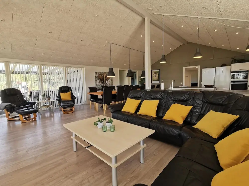 Panoramic Views and Luxurious Comfort on Læsø Island and Sleeps up to 16 Persons