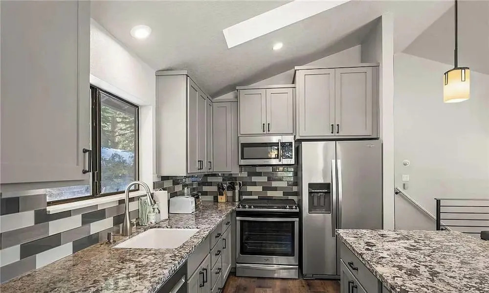 Cozy Spacious 4BD Modern Mountain Home