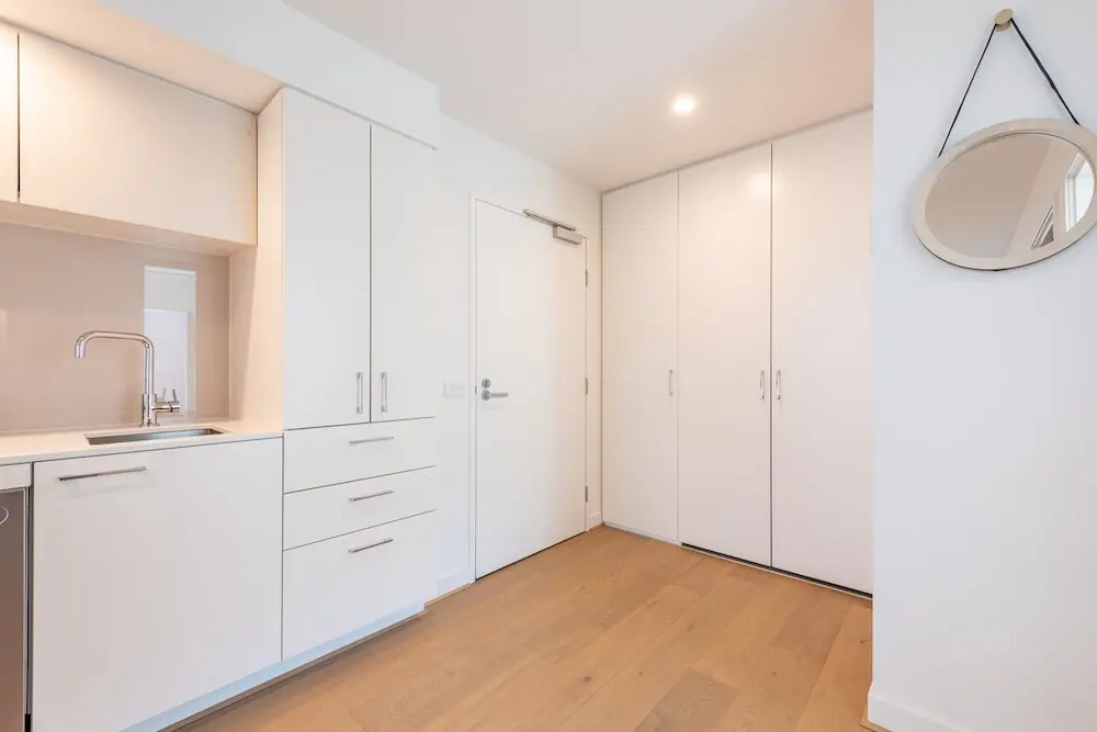 Stylish city views CBD 2 bed 2 bath