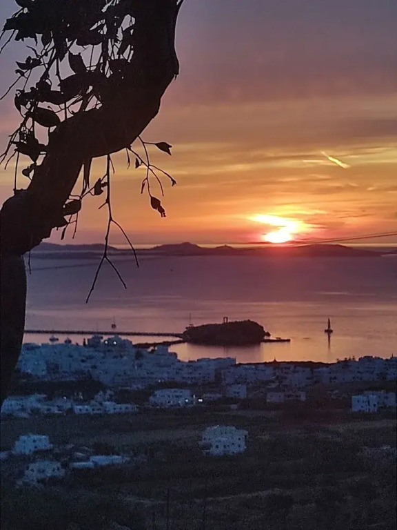 Zephyrus Sunset House