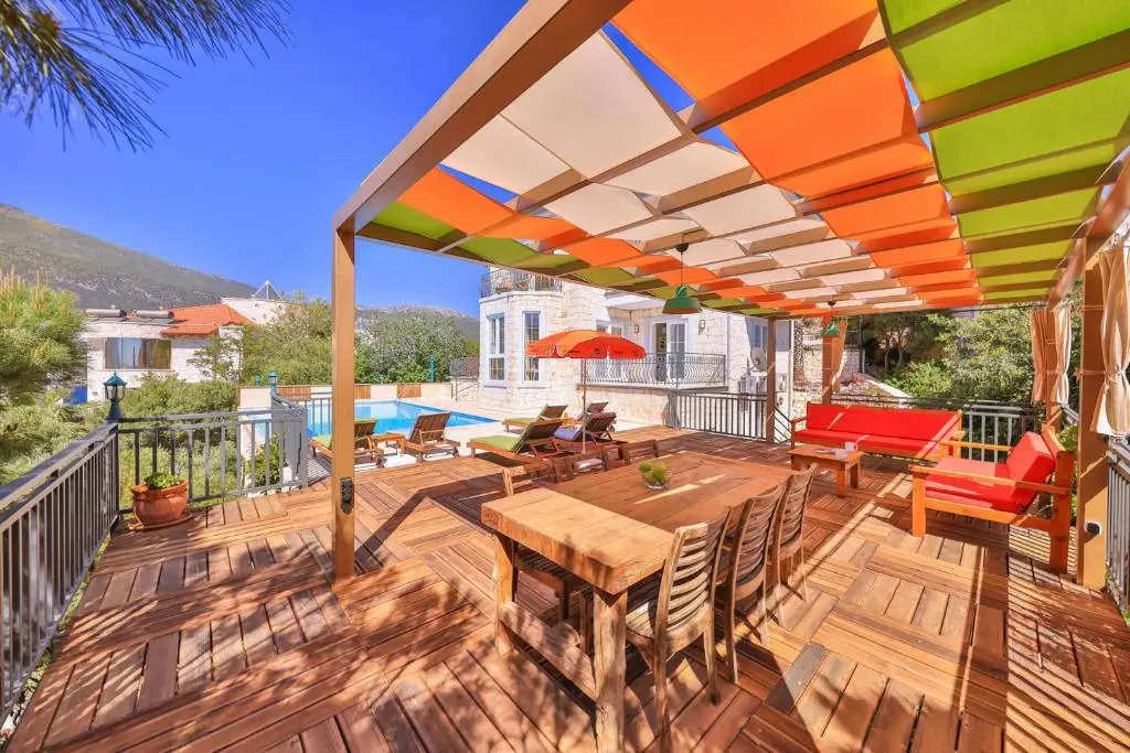 Kaş, deniz manzaralı, 6 kişilik villa