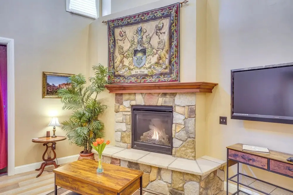 Studio w/ Fireplace: Walk to Downtown Cedar City!