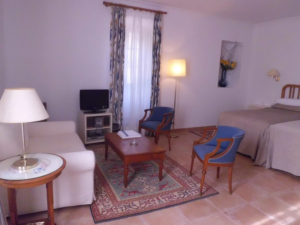 Hotel Llenaire