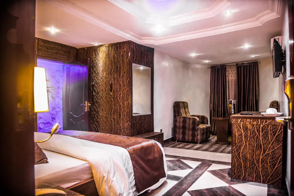 E-Suite Hotel
