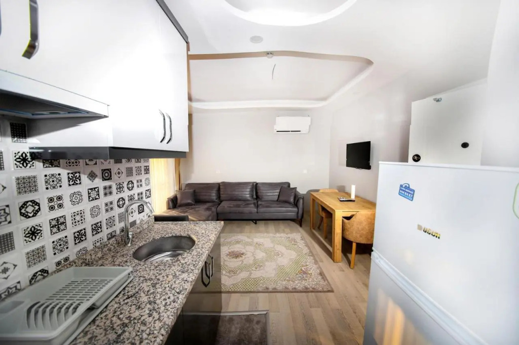 Adam Apart Hotel 2