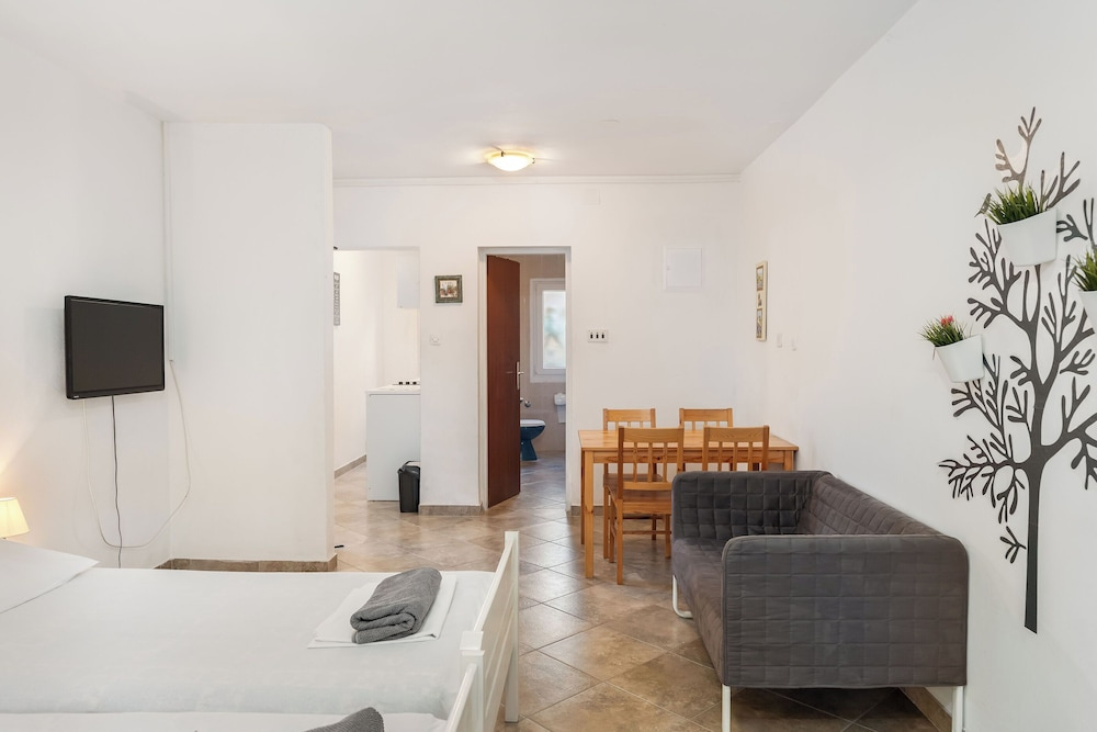 Apartment Petar