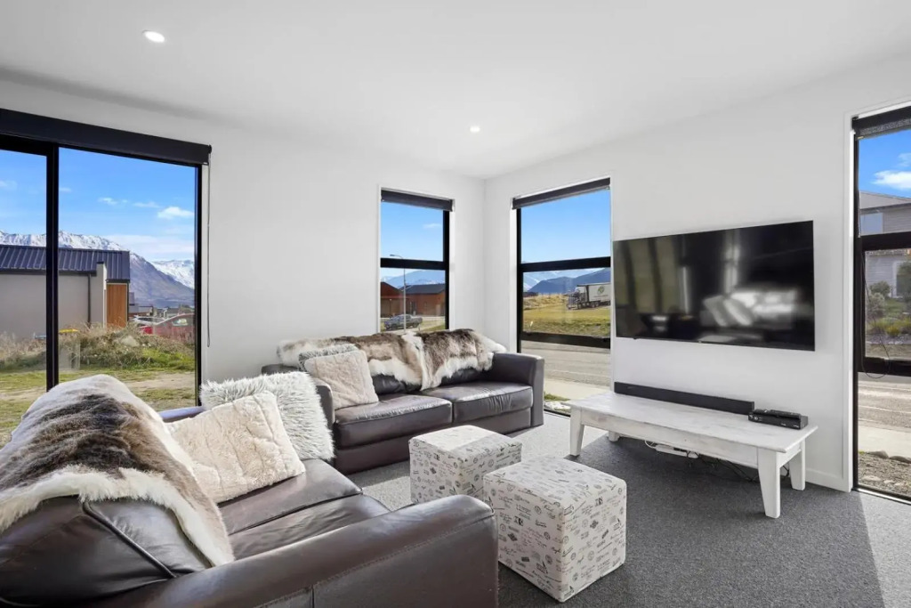 Paradise Point - Wānaka Holiday Home