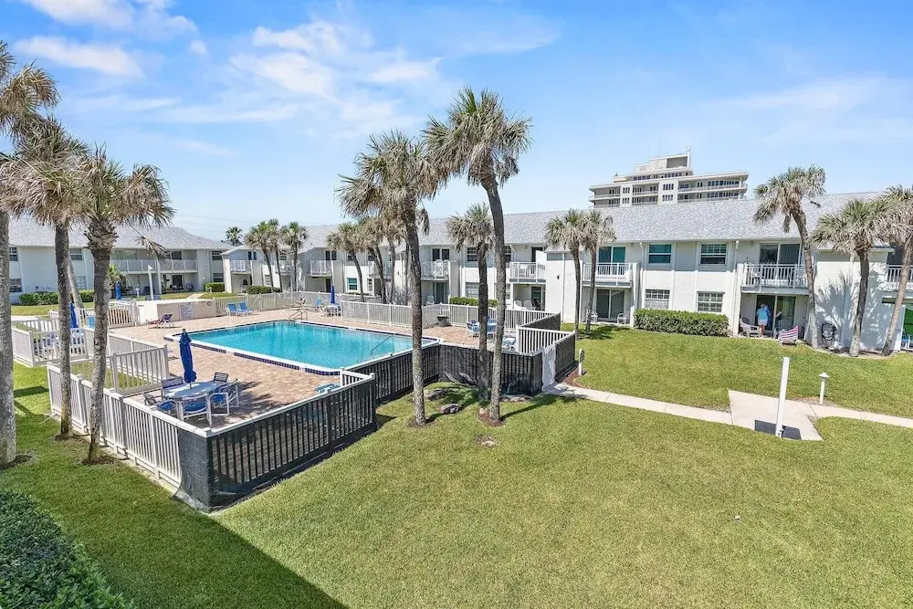 Colony Beach Club 248