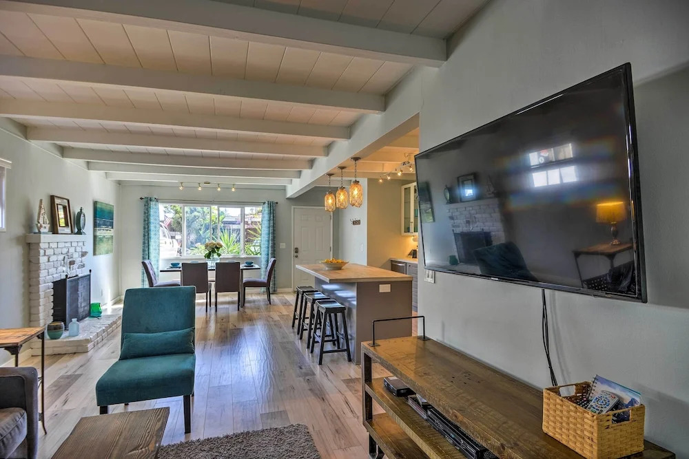 Remodeled Ventura Beach Home With Yard & Fire Pit!