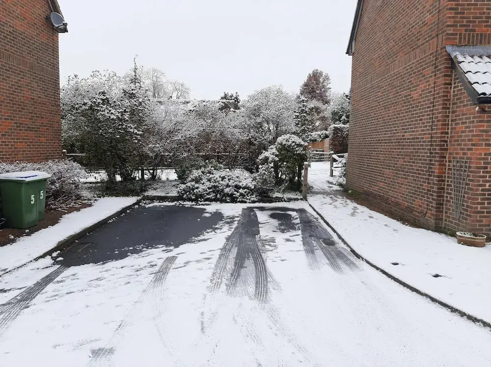 Garden-parking-3 Guests-wifi-20minsgatwick