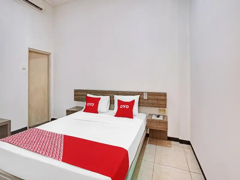Almeira Homestay Syariah Sub by OYO Rooms