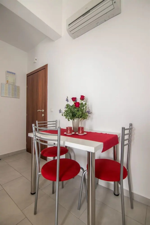 Apartments and Room Maestral