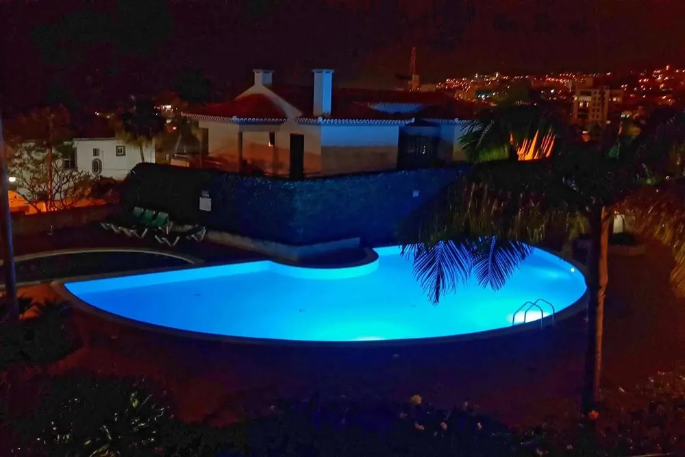 City Breaks With Pool - Belvedere Apartment