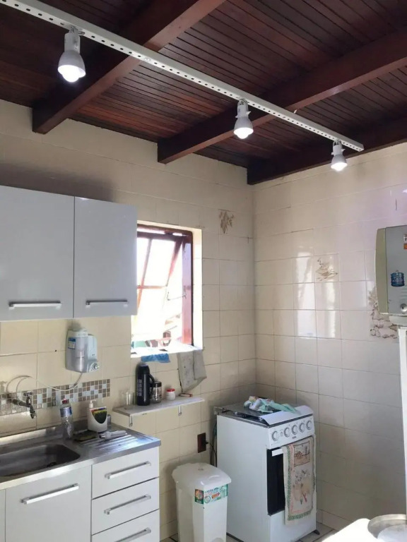 Duplex 450m da Praia do Peró, Roupa Cama e Banho, Wi-Fi, TV a Cabo, Estacionamento