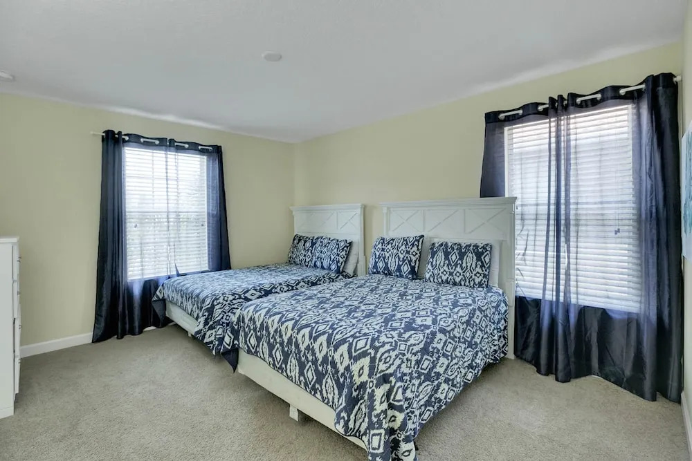 Paradise Palms 2966