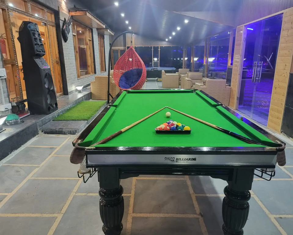 Pirates Resort Centeral Heated Rooms with Mountain View & Swimming Pool #Couple Friendly #Peaceful Area #Bestview #PlayingZone #Gym