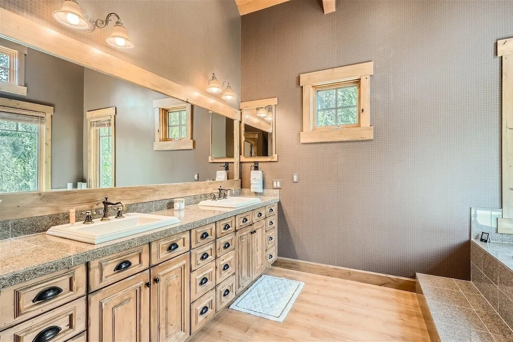 Keystone Gulch 1688 5 Bedroom Estate by RedAwning