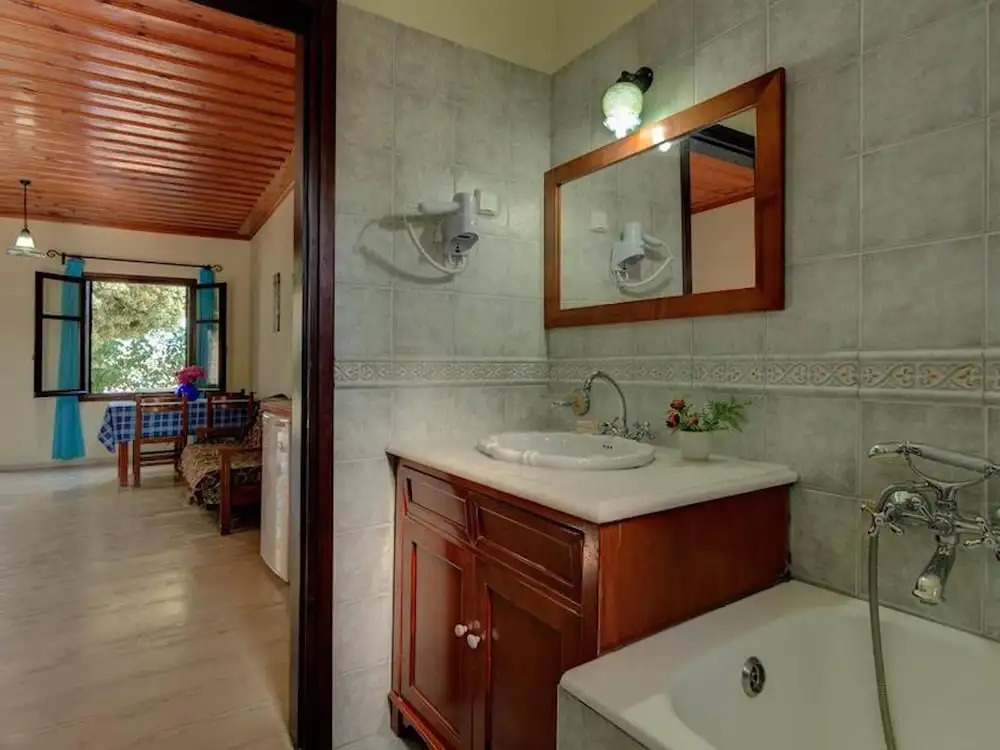 Group Accomodation, Heliopetra Studios And Houses