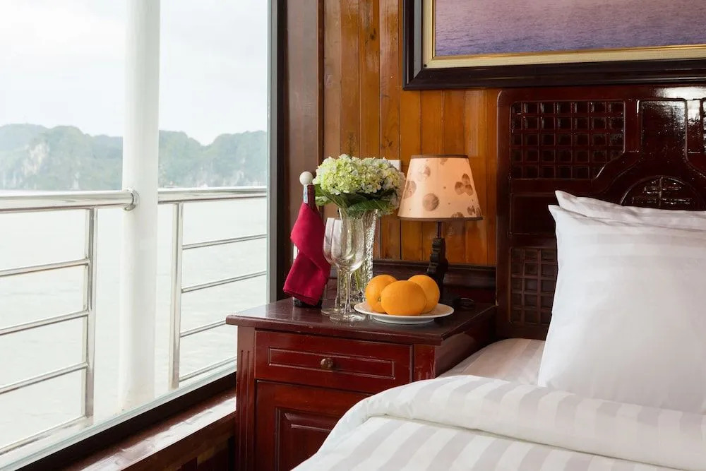 Cozy Bay Classic Cruise