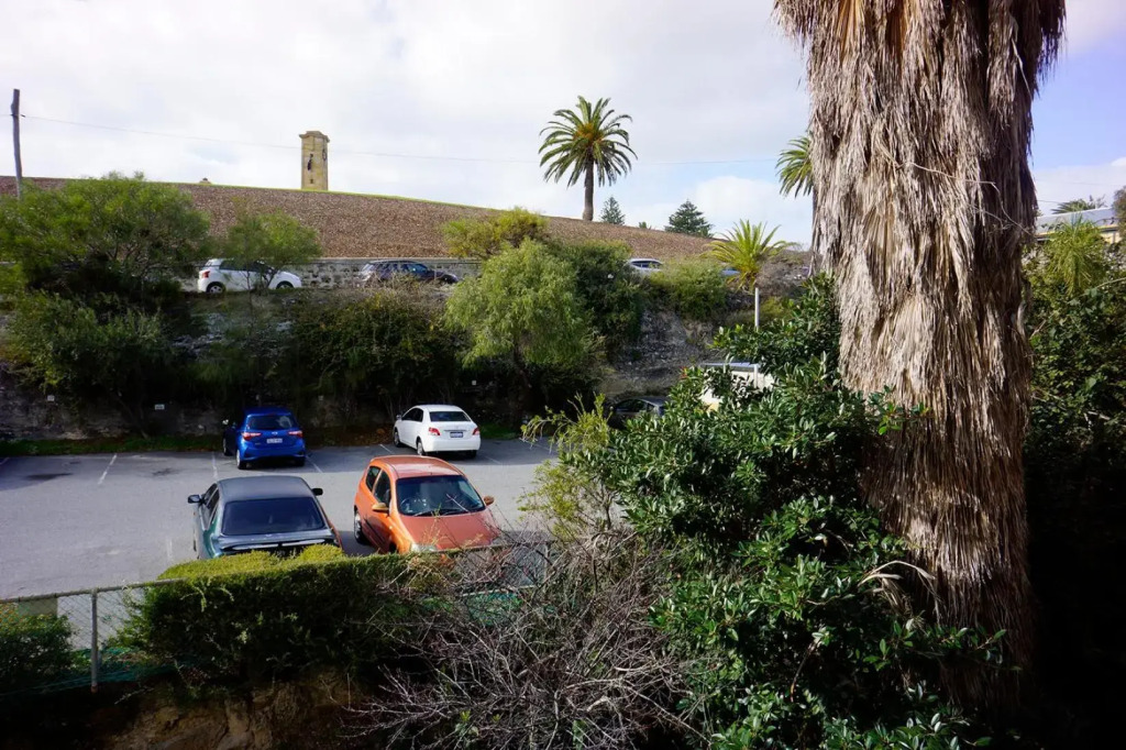 Studio 4 - ground floor Fremantle apartment