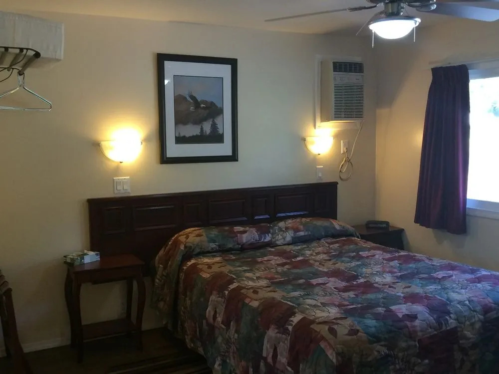 Johnnys Motel