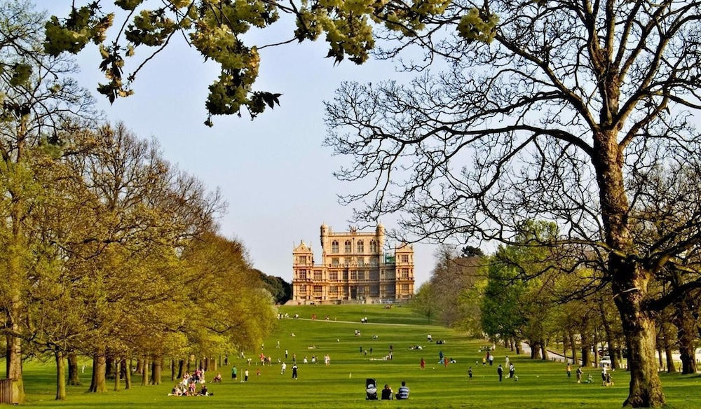 Serene Melford House in Nottingham