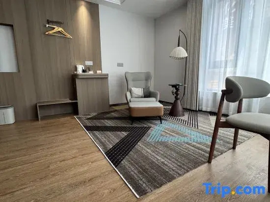 Ningbo Haibo Hotel (Tianyi Square Chenghuangmiao Subway Station)