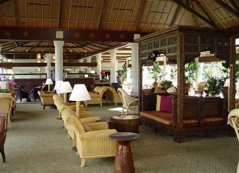 Royal Pacific Hotel