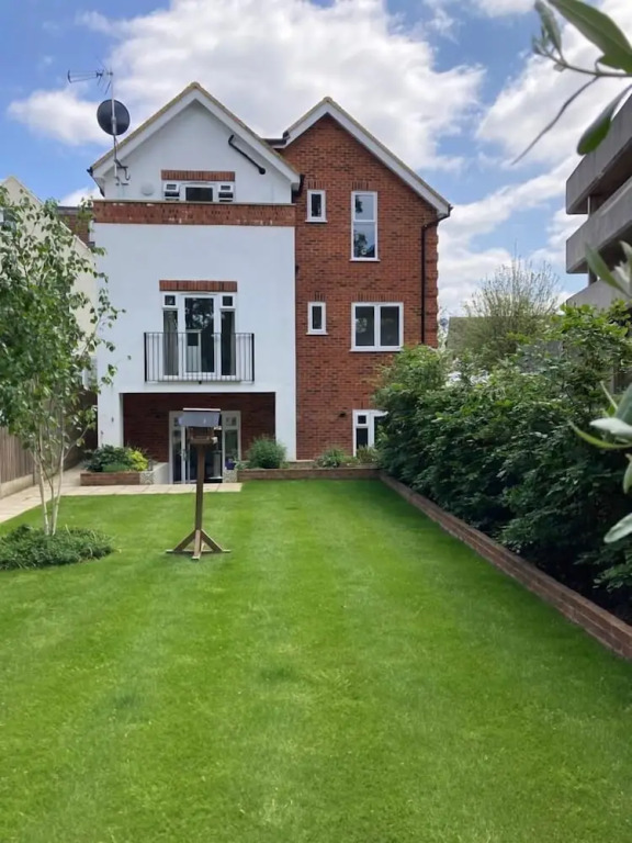 Hybrid Resi New Malden