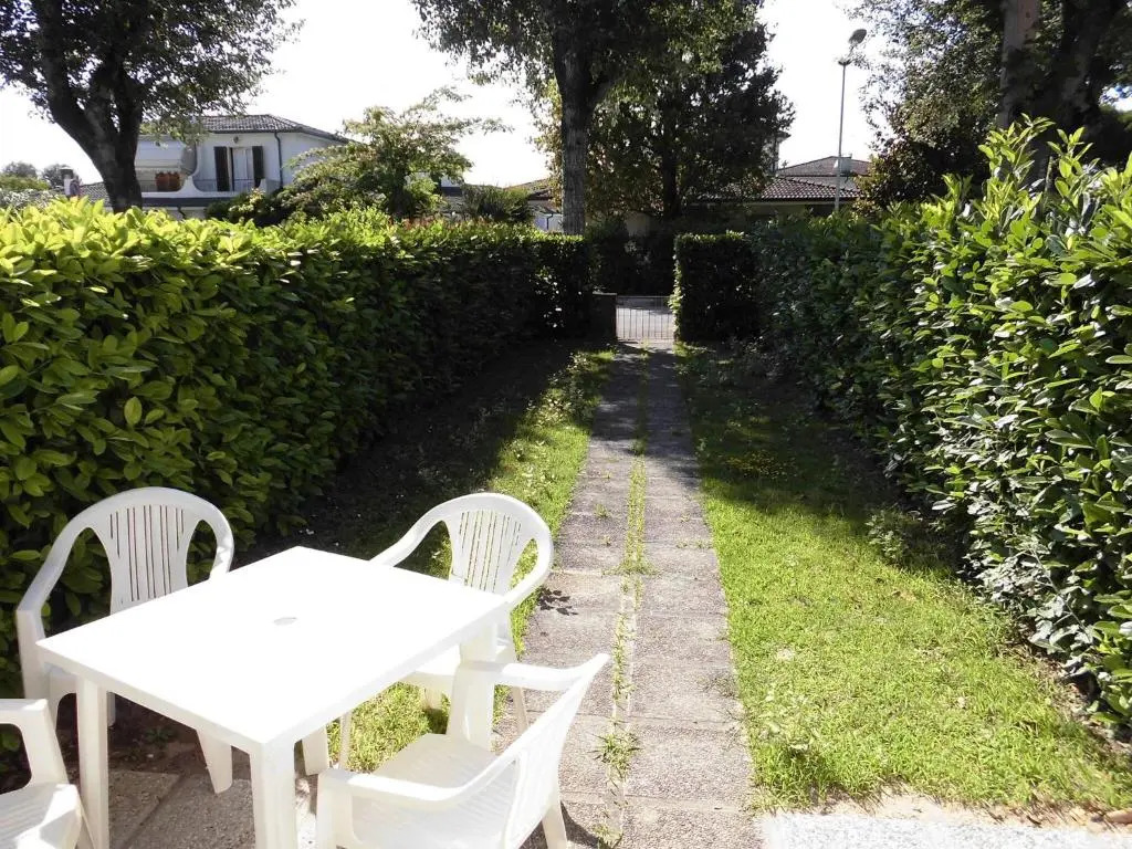 Cozy villa with private garden-Beahost