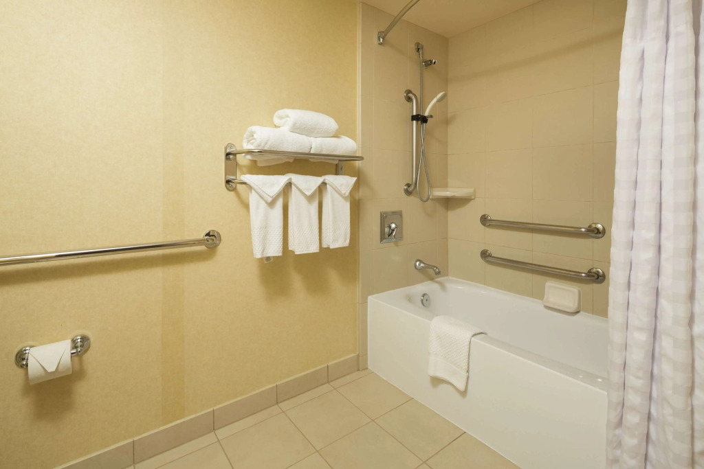 DoubleTree by Hilton Carson
