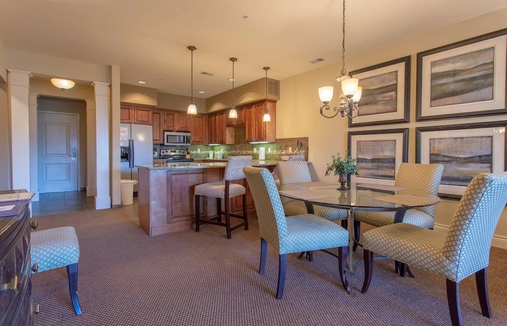 Great Gatsby 2 Bedrooms 2 Bathrooms Condo