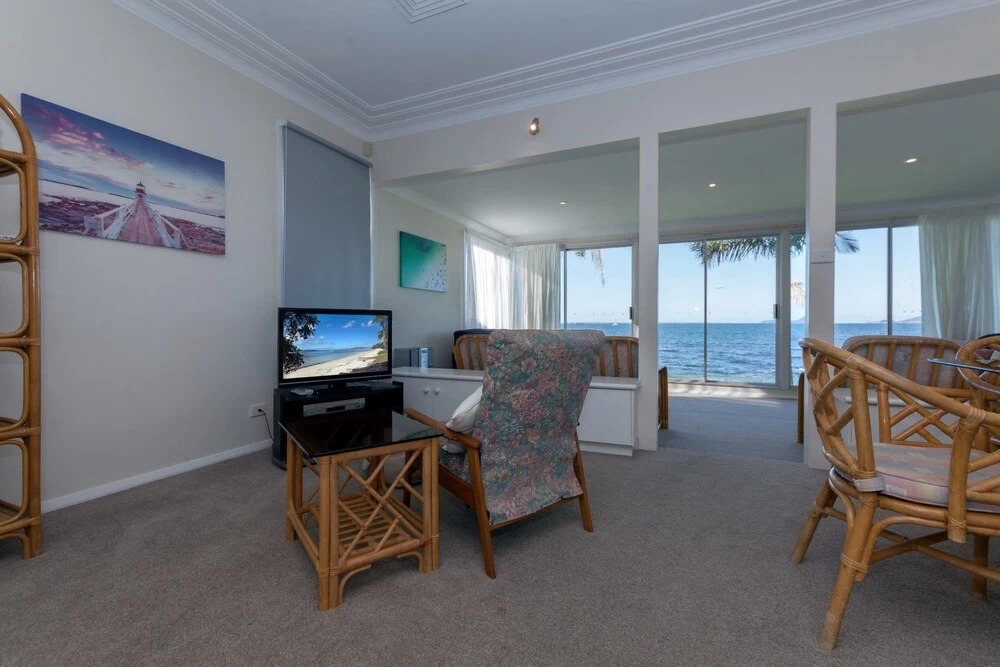 Seaview Crescent, 8