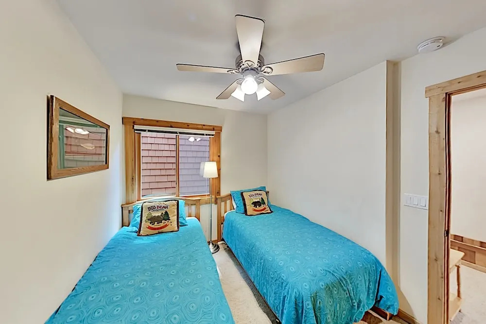 4020skiv 2 Bedroom Condo