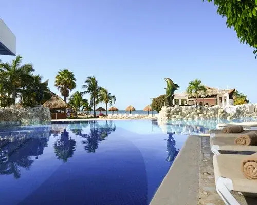 Sunset Lagoon, Cancún, Mexico