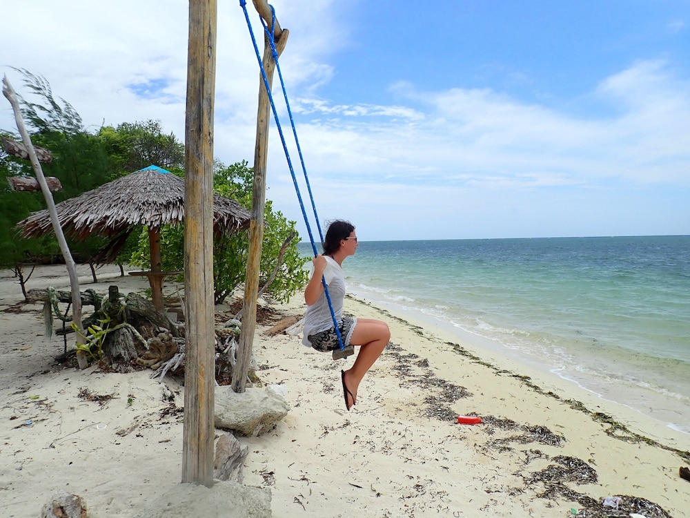 Hoga Island Dive Resort