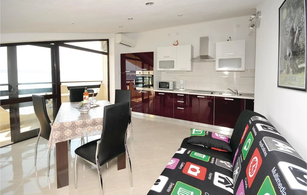 Awesome Home in Kastel Kambelovac With Wifi and 2 Bedrooms