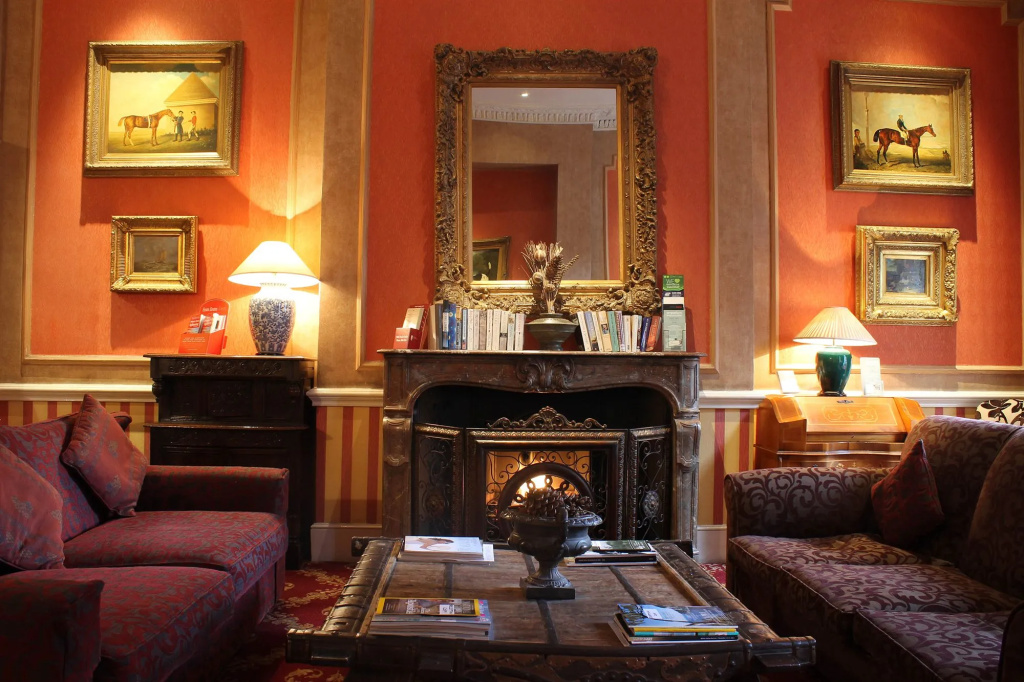 The Leonard Hotel