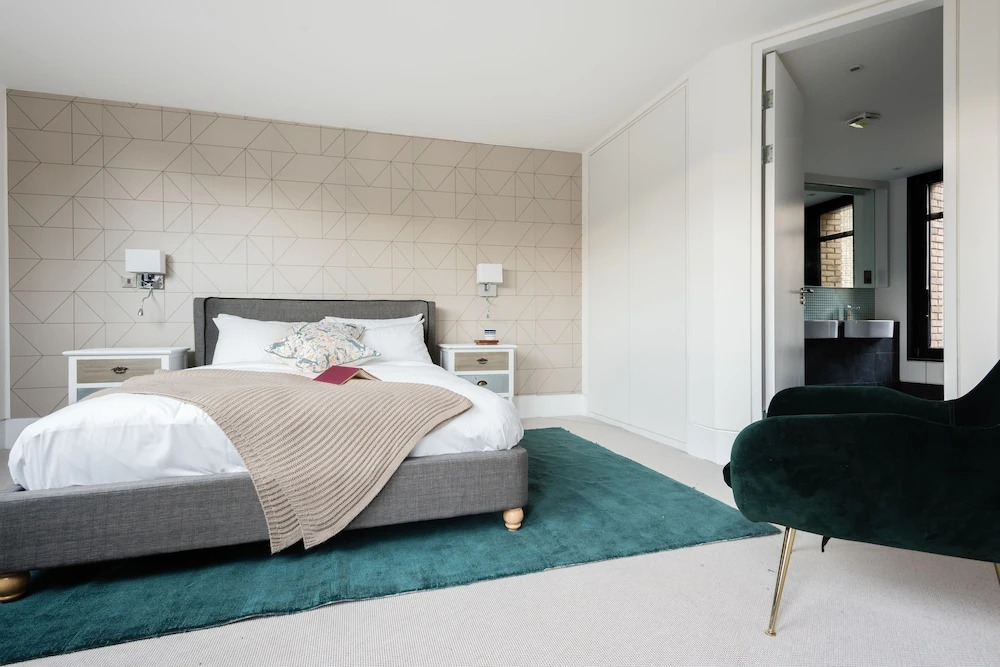 The Camden Chalet - Bright & Modern 3bdr Home With Balcony