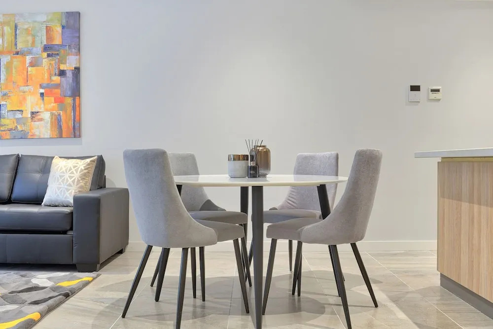 New Luxury Manhattan style in heart of CBD