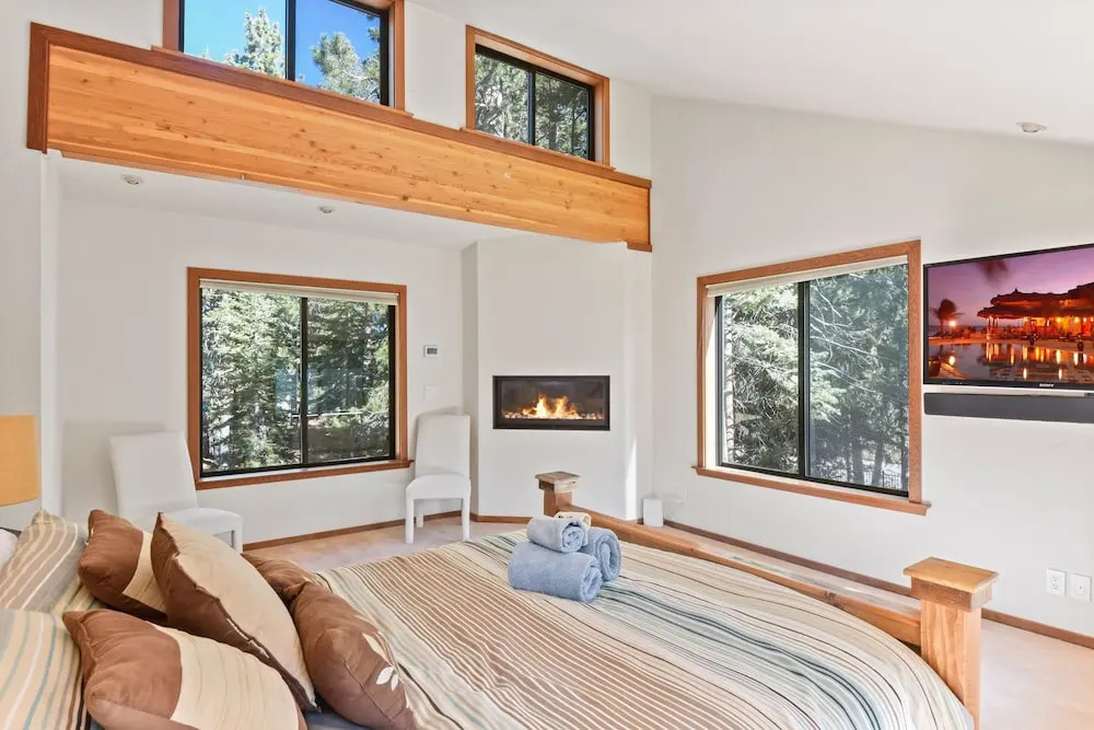 New Listing! Sugar Bear Lodge W/ Hot Tub 4 Bedroom Home