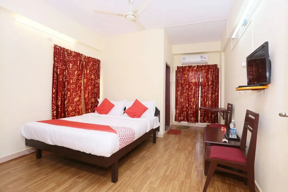 Gamas Centre by OYO Rooms