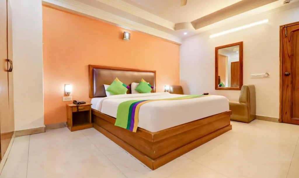 Treebo Calista, Patel Nagar