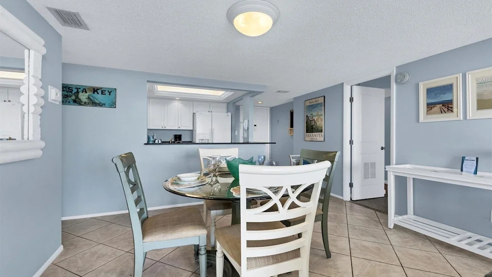 Anchorage Resort 7th Fl 2 Bedroom Condo With Beach Access 0892